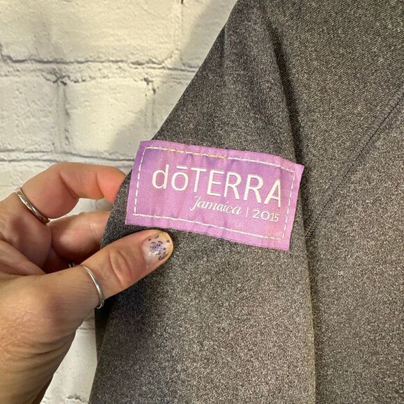 Alo Yoga Jacket Womens Large Full Zip Gray DoTerra Patch Run Sports - Picture 2 of 8